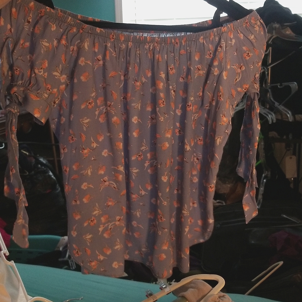 Flynn Skye top